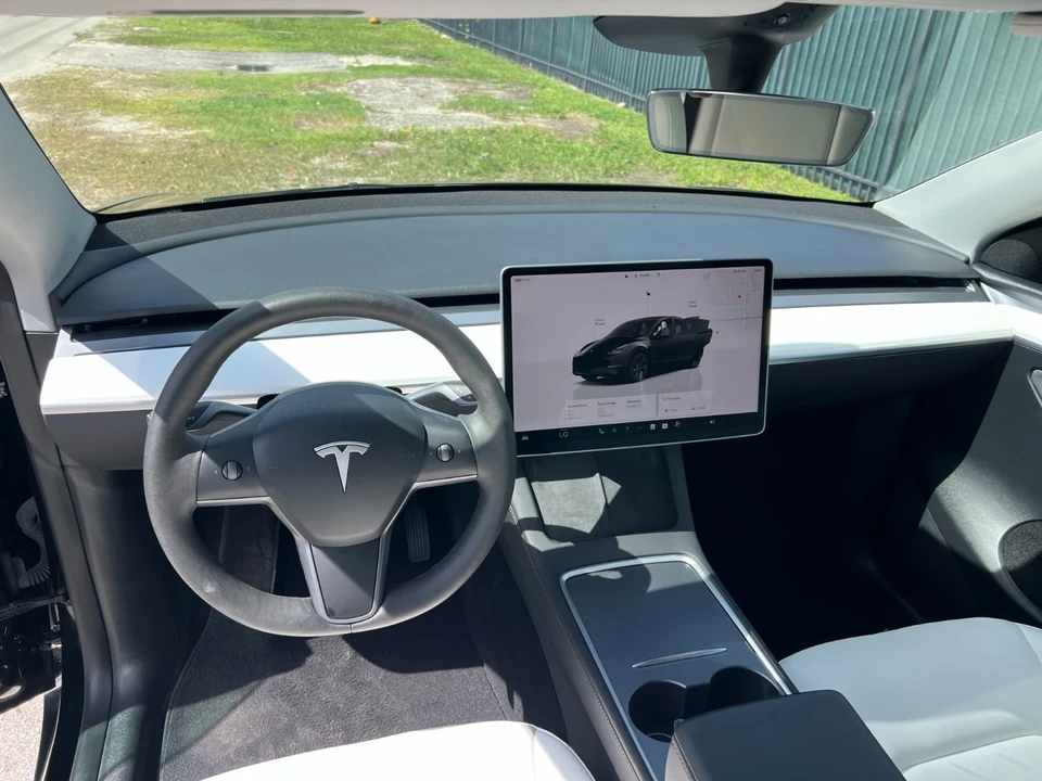 2024 Tesla Model Y - Image 19 of 21