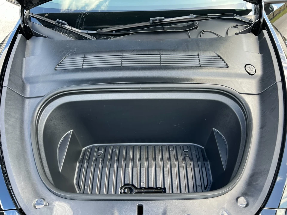 2024 Tesla Model Y - Image 11 of 21