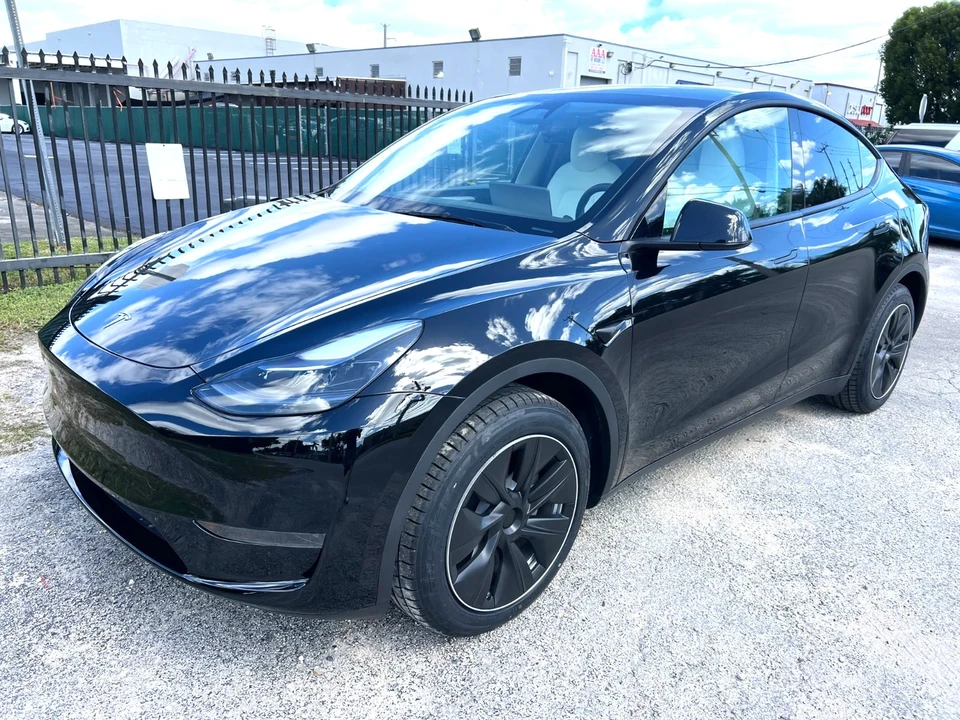 2024 Tesla Model Y - Image 2 of 21