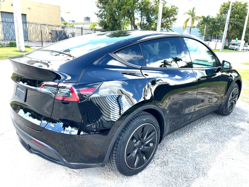2024 Tesla Model Y - Image 8 of 21