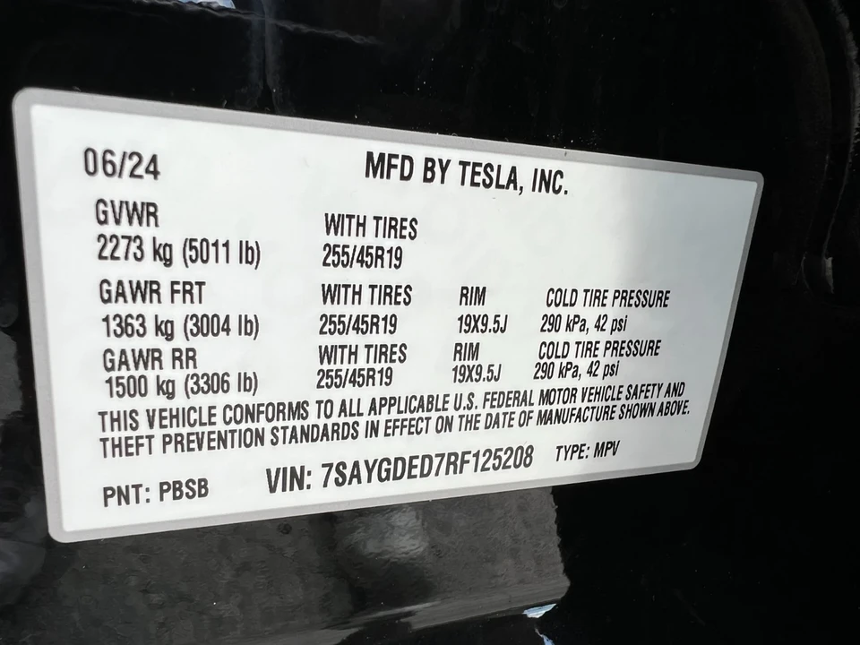 2024 Tesla Model Y - Image 12 of 21