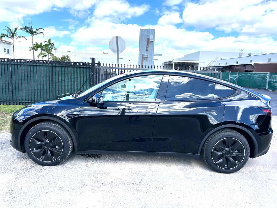 2024 Tesla Model Y - Image 5 of 21