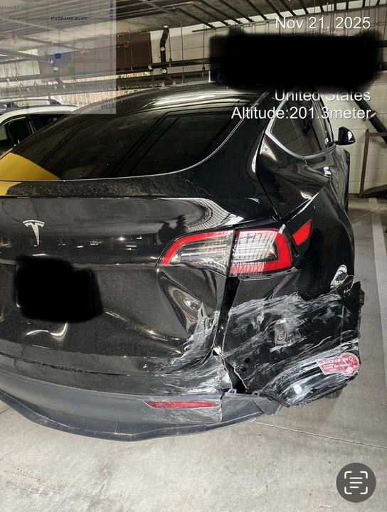 2024 Tesla Model Y - Image 5 of 6