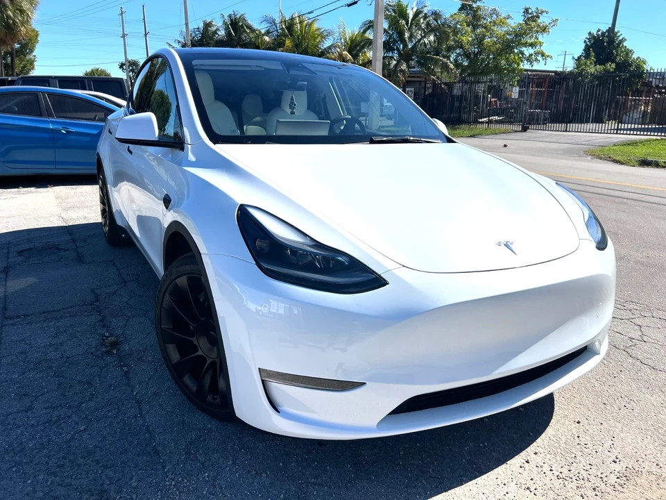 2024 Tesla Model Y - Image 2 of 21