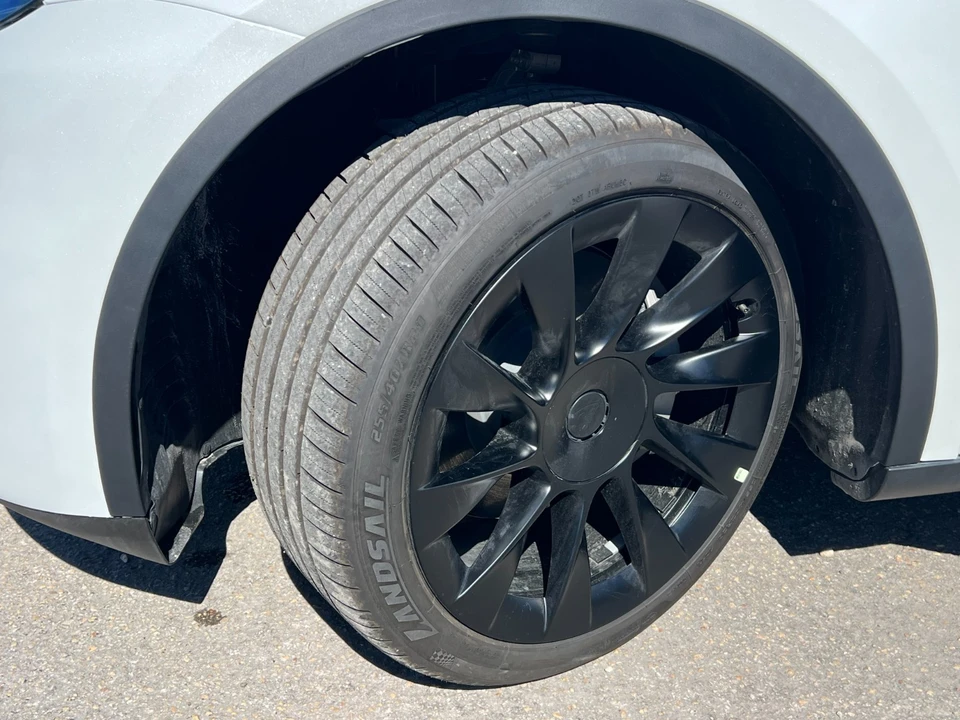 2024 Tesla Model Y - Image 10 of 21