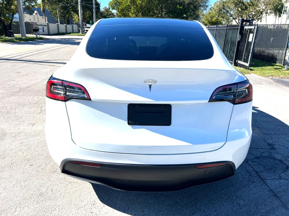 2024 Tesla Model Y - Image 7 of 21