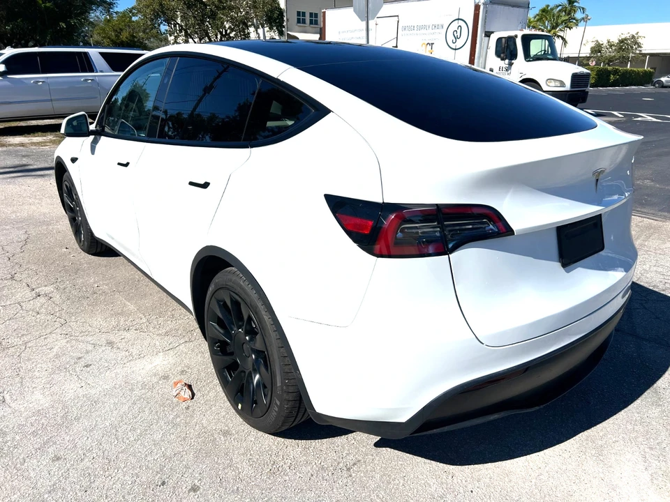2024 Tesla Model Y - Image 6 of 21