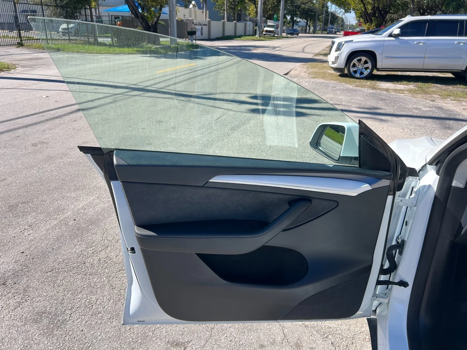 2024 Tesla Model Y - Image 13 of 21