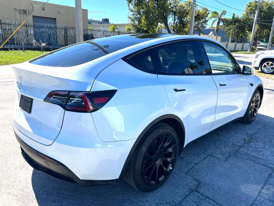 2024 Tesla Model Y - Image 8 of 21