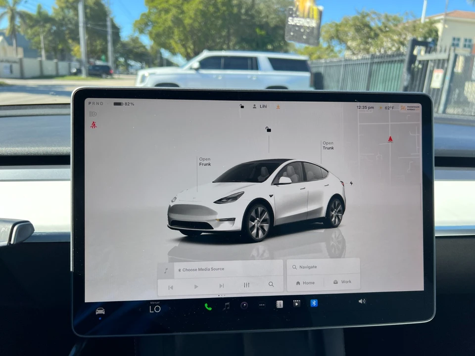 2024 Tesla Model Y - Image 18 of 21