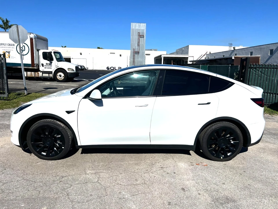 2024 Tesla Model Y - Image 5 of 21
