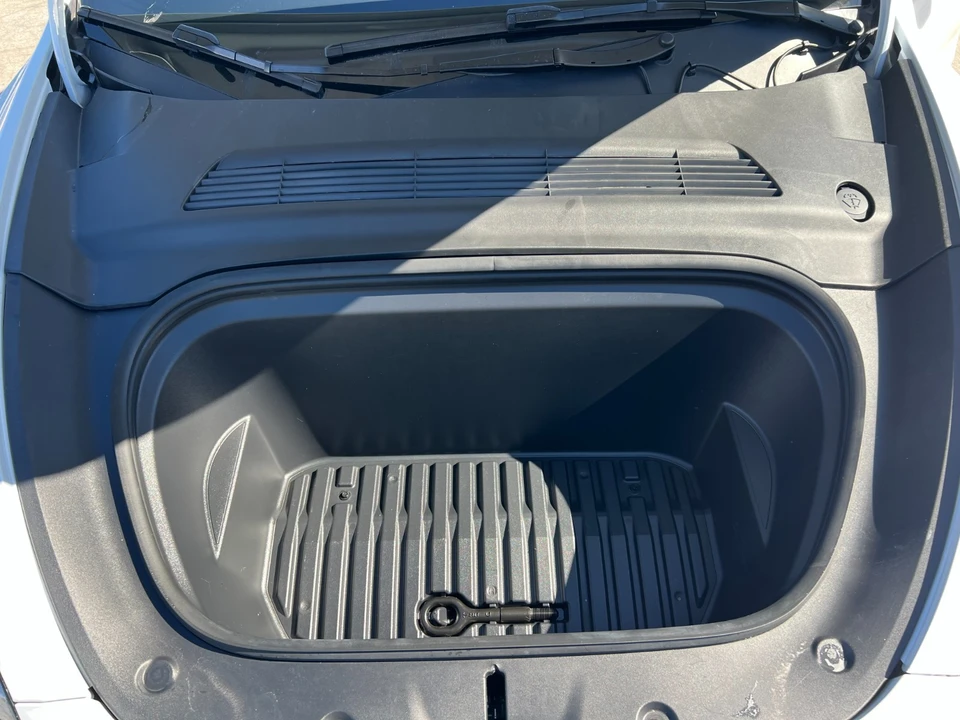 2024 Tesla Model Y - Image 11 of 21