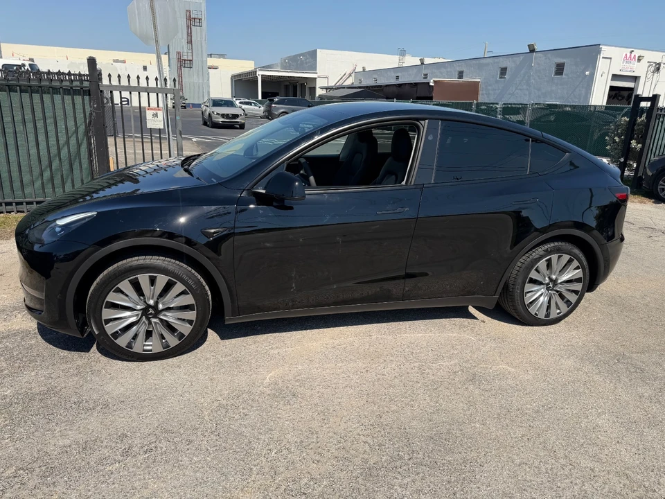 2024 Tesla Model Y - Image 5 of 21