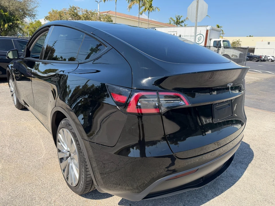 2024 Tesla Model Y - Image 6 of 21