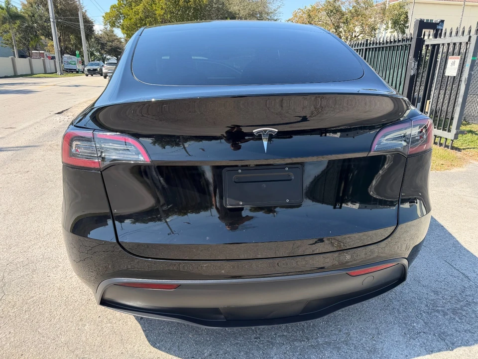 2024 Tesla Model Y - Image 7 of 21