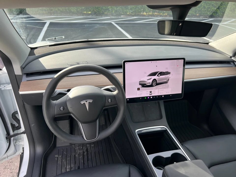 2024 Tesla Model Y - Image 19 of 21