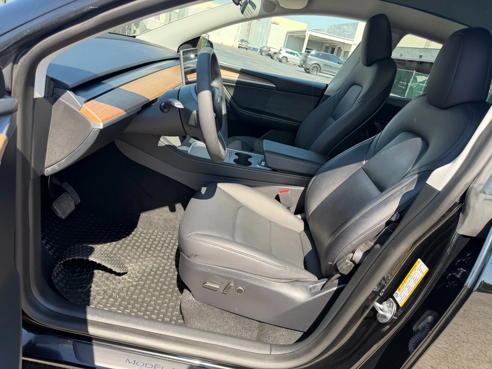 2024 Tesla Model Y - Image 12 of 21
