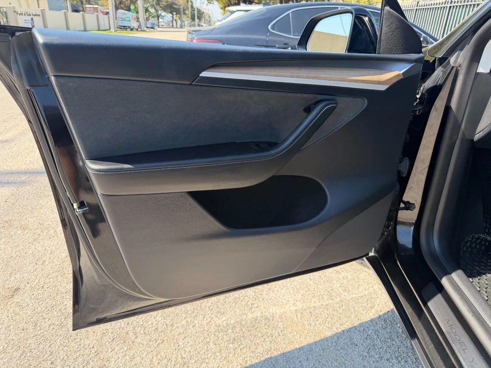 2024 Tesla Model Y - Image 15 of 21