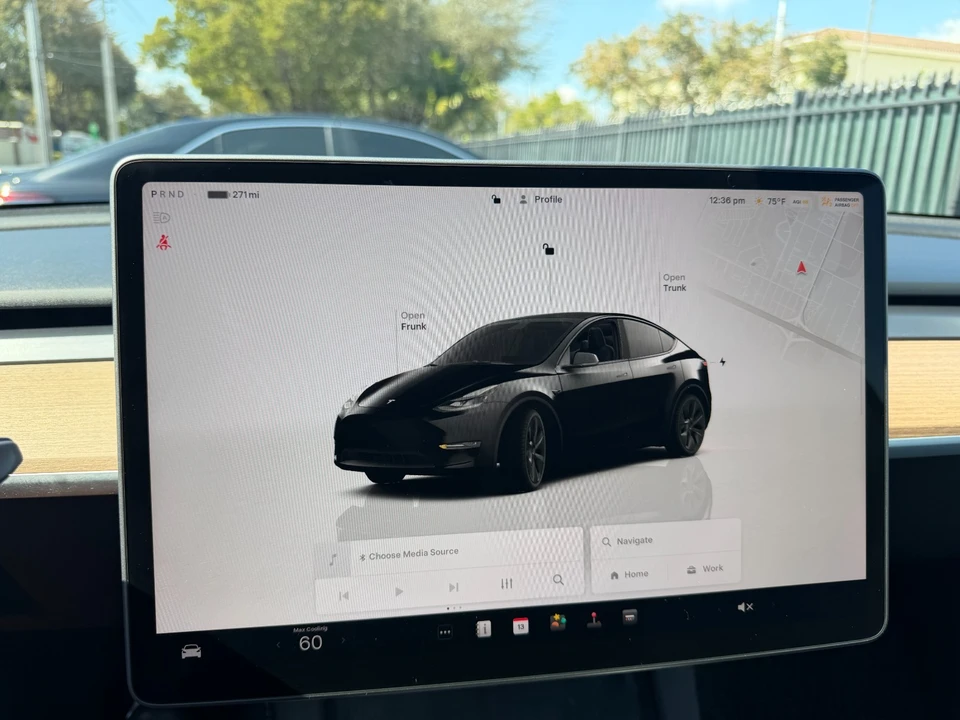 2024 Tesla Model Y - Image 18 of 21