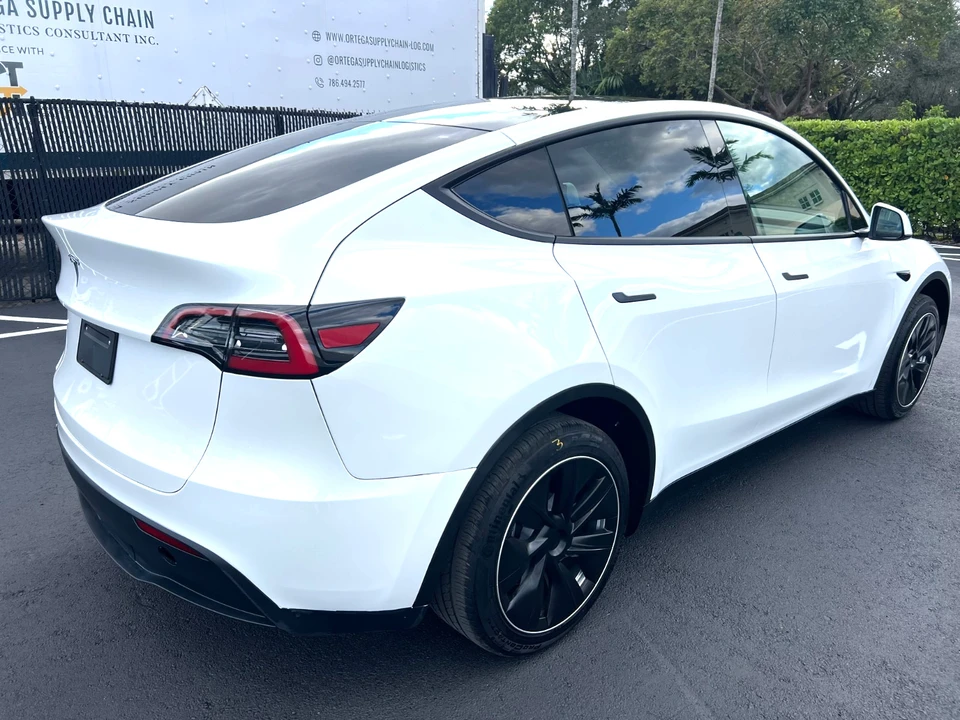 2024 Tesla Model Y - Image 8 of 21