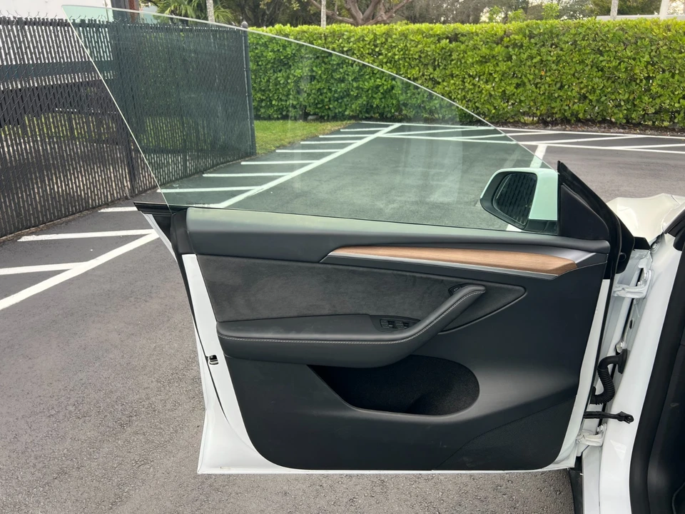 2024 Tesla Model Y - Image 14 of 21