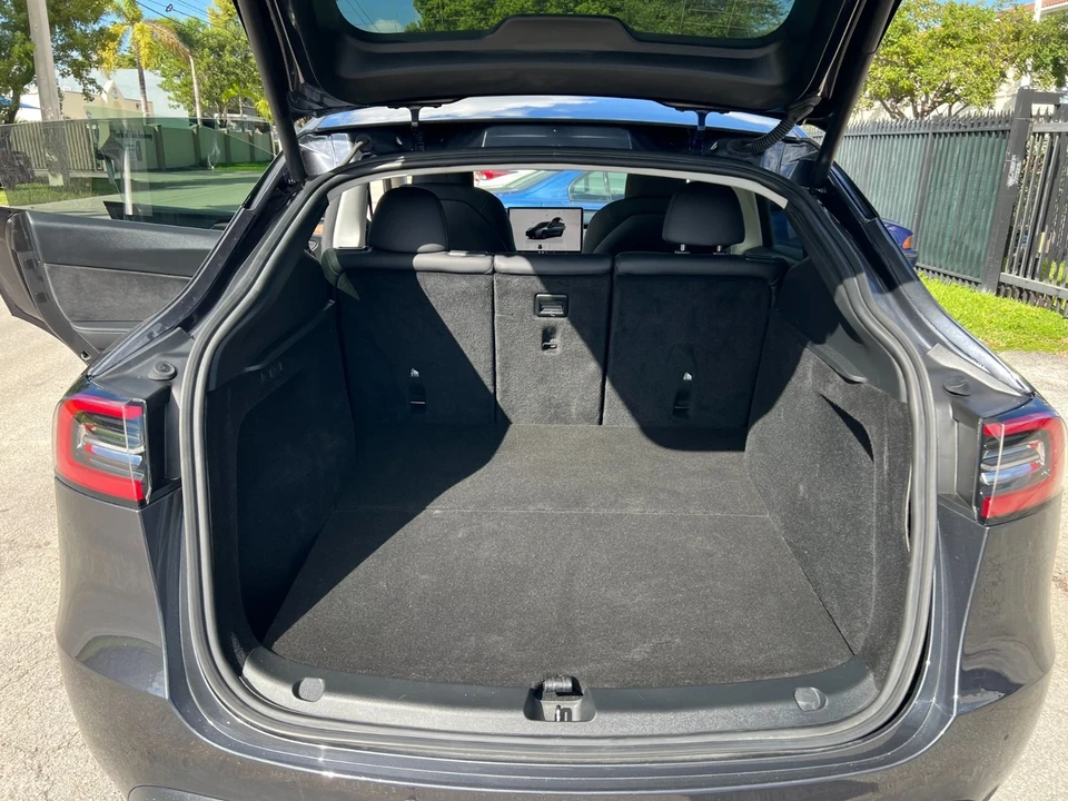 2024 Tesla Model Y - Image 18 of 21