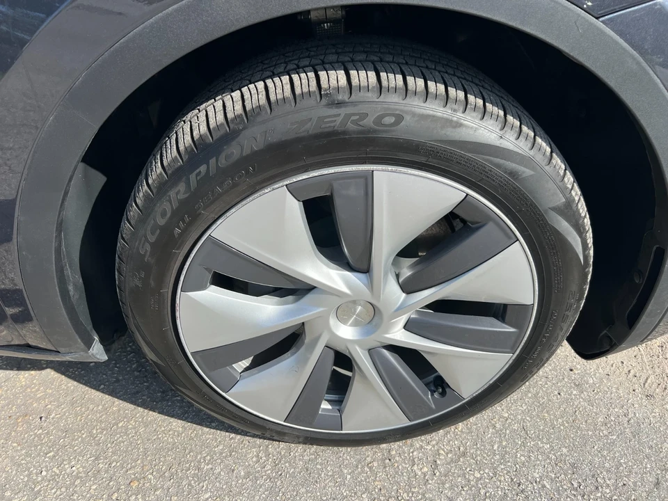 2024 Tesla Model Y - Image 10 of 21