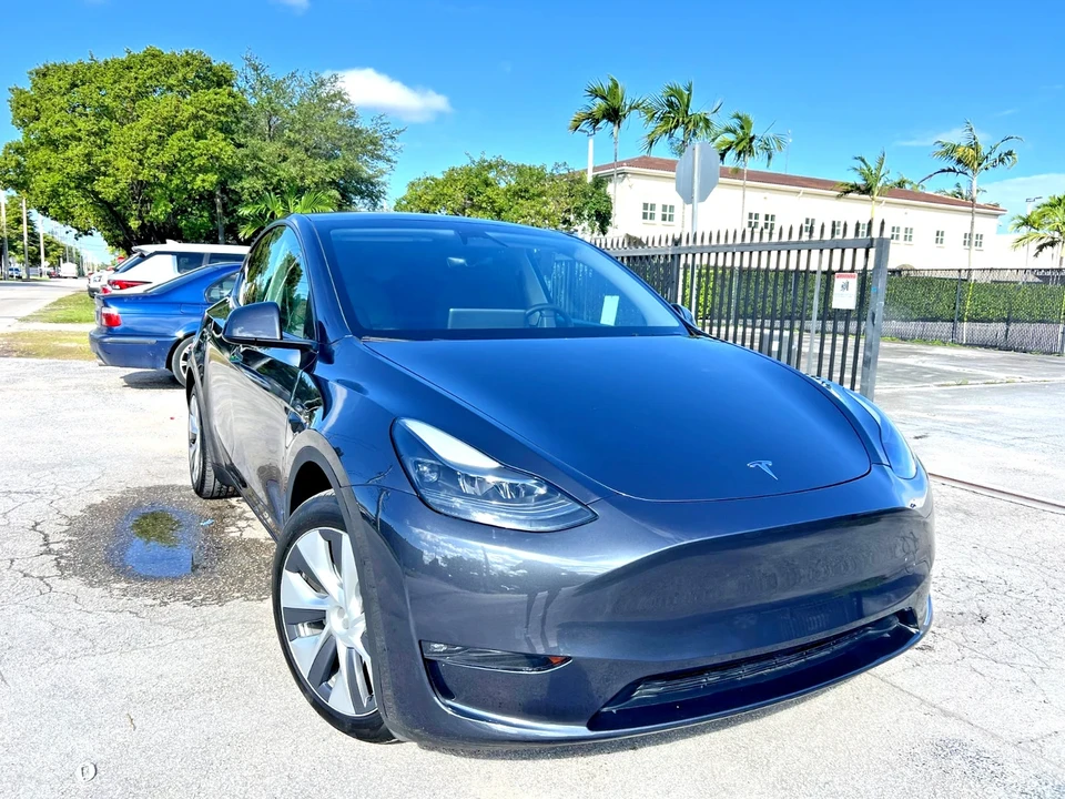 2024 Tesla Model Y - Image 2 of 21