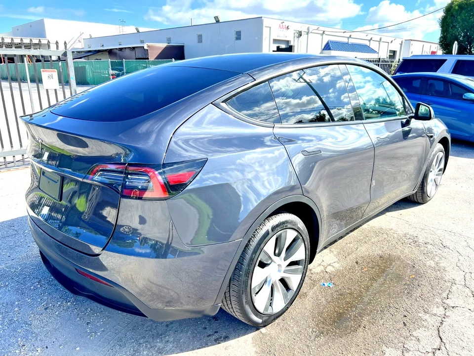 2024 Tesla Model Y - Image 8 of 21