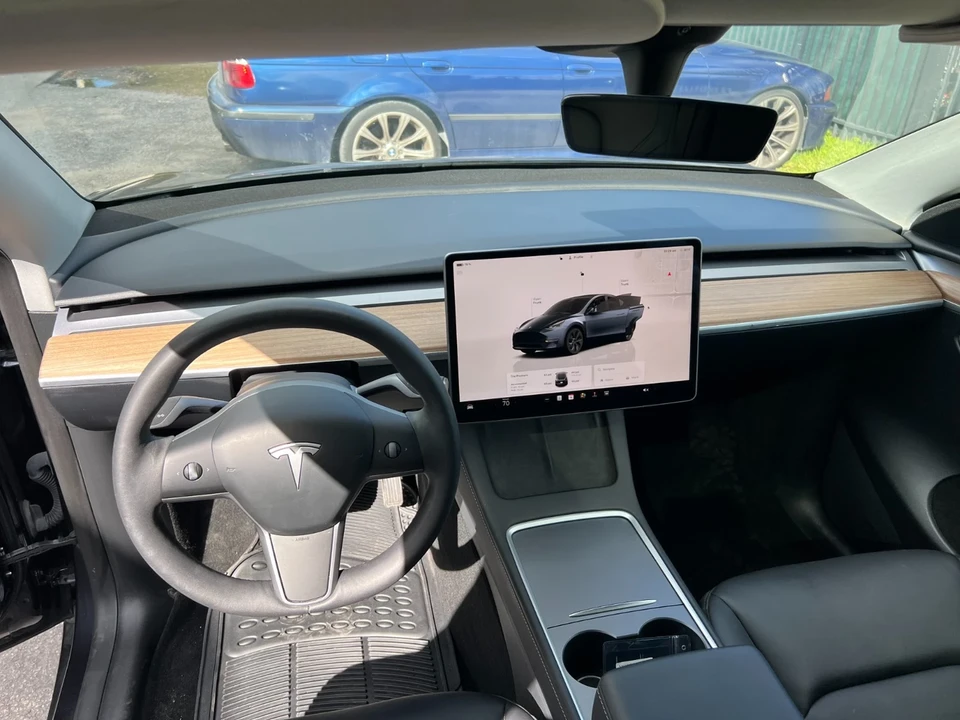 2024 Tesla Model Y - Image 19 of 21
