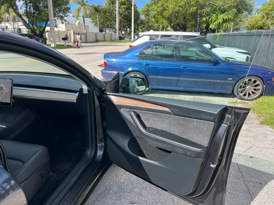 2024 Tesla Model Y - Image 17 of 21