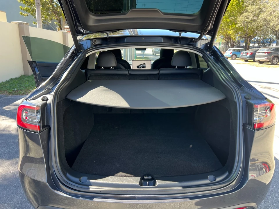 2024 Tesla Model Y - Image 18 of 21