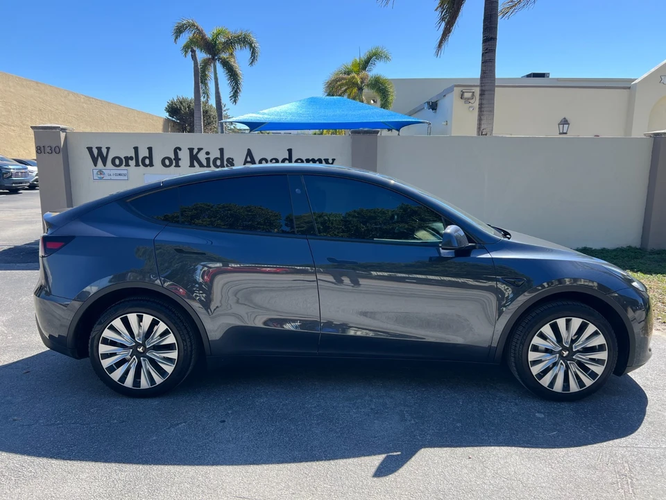 2024 Tesla Model Y - Image 9 of 21