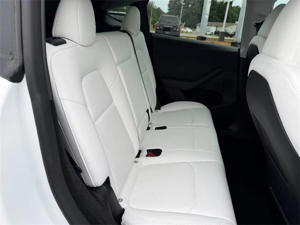 2024 Tesla Model Y - Image 17 of 31