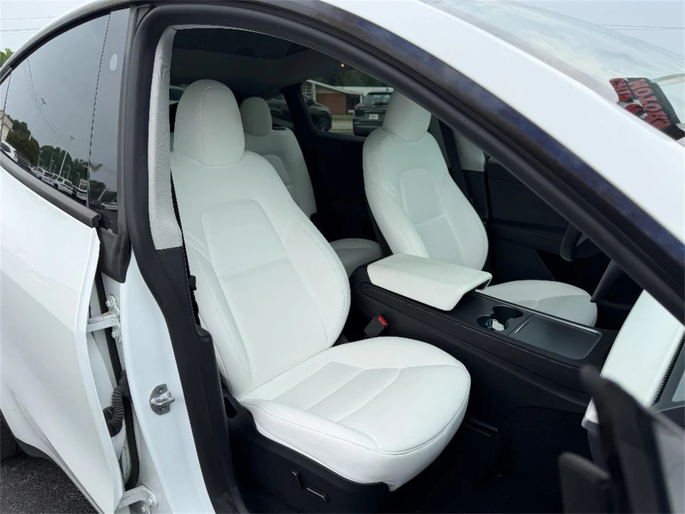 2024 Tesla Model Y - Image 19 of 31