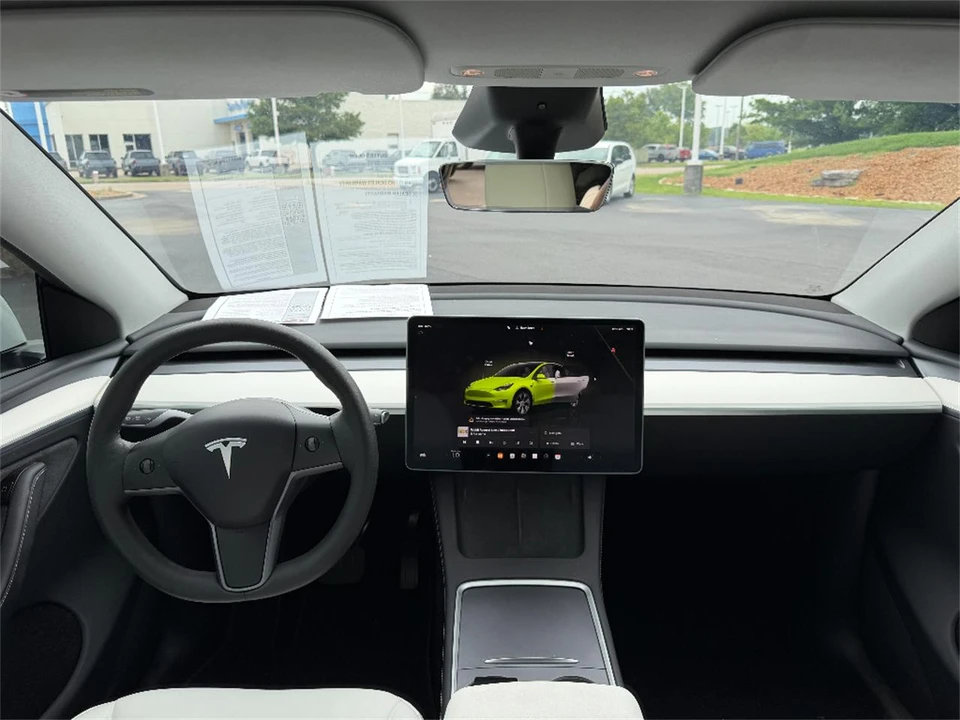 2024 Tesla Model Y - Image 23 of 31