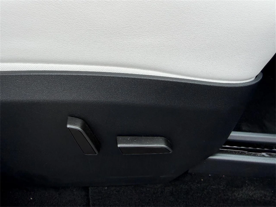 2024 Tesla Model Y - Image 20 of 31
