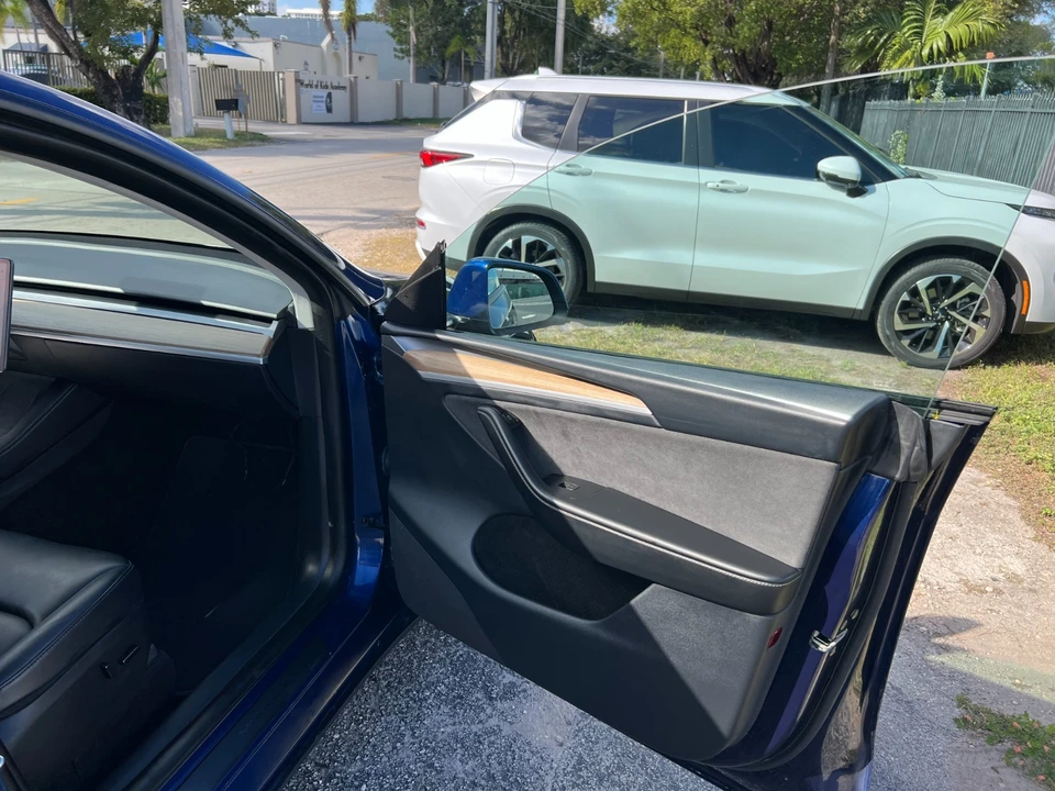 2024 Tesla Model Y - Image 17 of 21