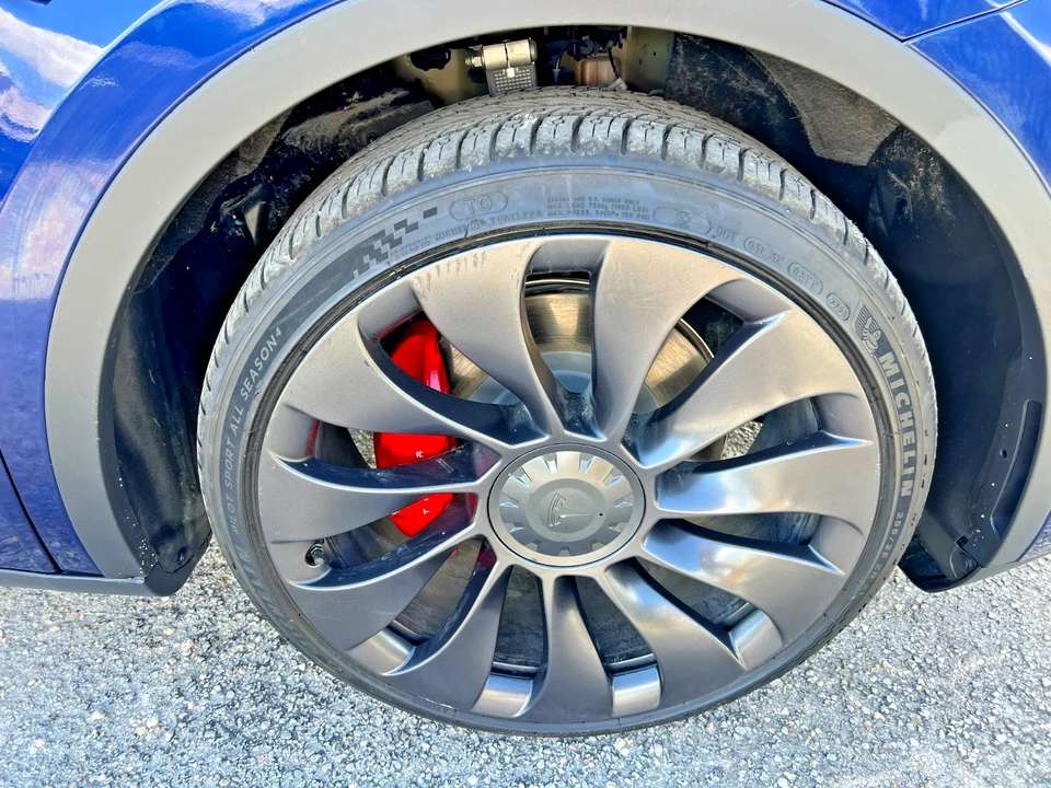 2024 Tesla Model Y - Image 10 of 21