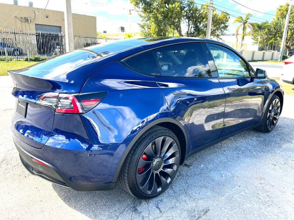 2024 Tesla Model Y - Image 8 of 21