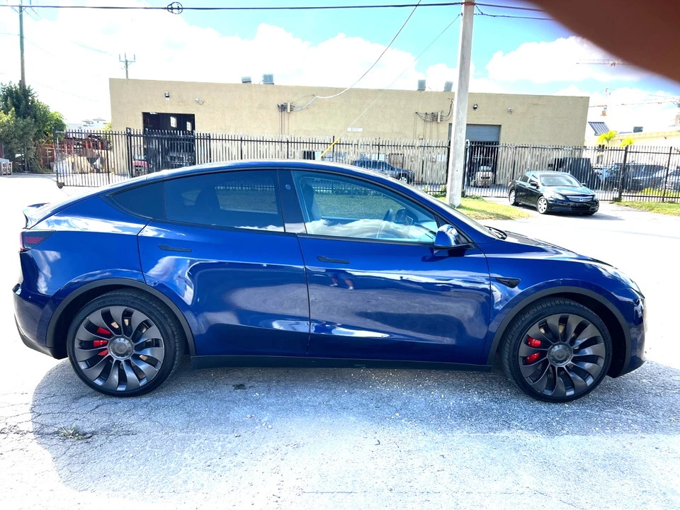 2024 Tesla Model Y - Image 9 of 21