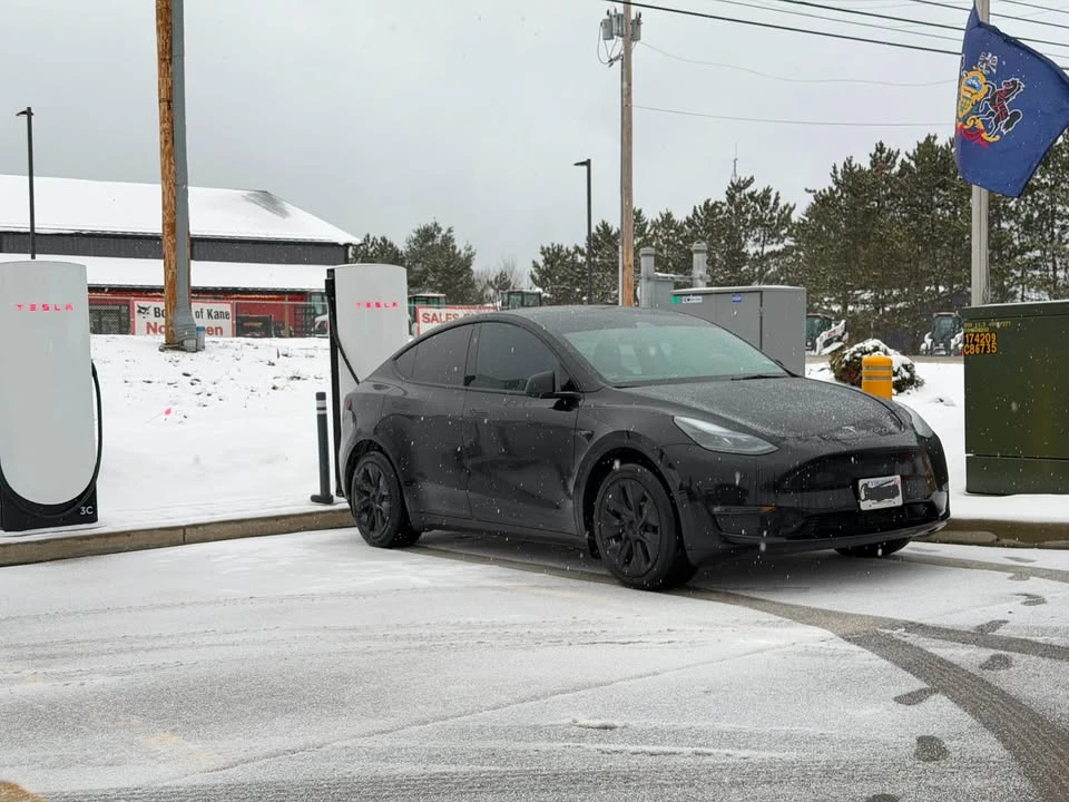 2024 Tesla Model Y - Image 3 of 3