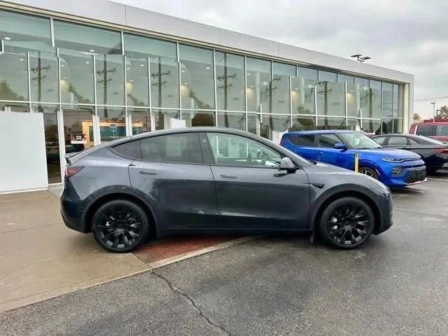 2024 Tesla Model Y - Image 6 of 18