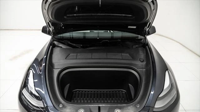 2024 Tesla Model Y - Image 17 of 21