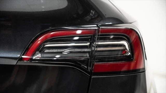 2024 Tesla Model Y - Image 19 of 21