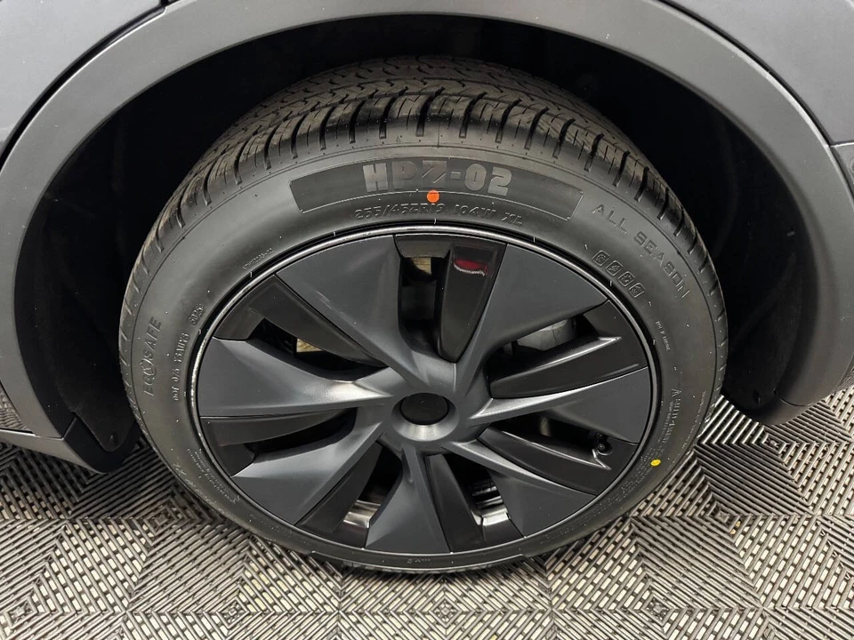 2024 Tesla Model Y - Image 18 of 21