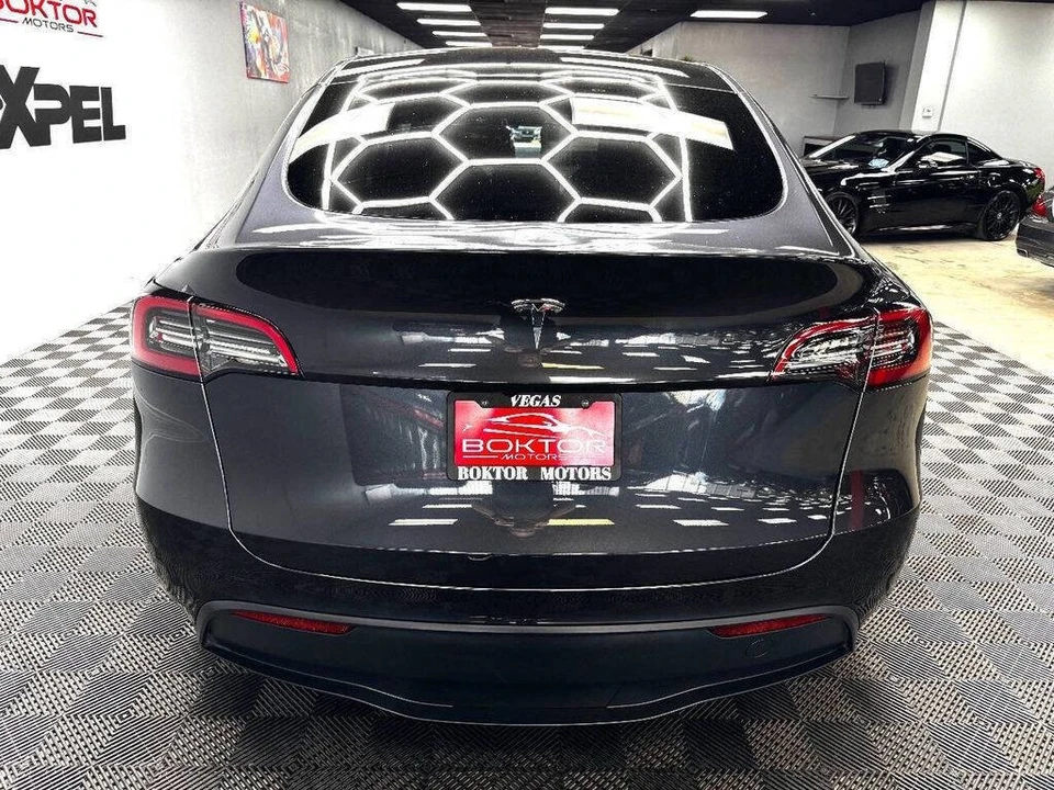 2024 Tesla Model Y - Image 13 of 31