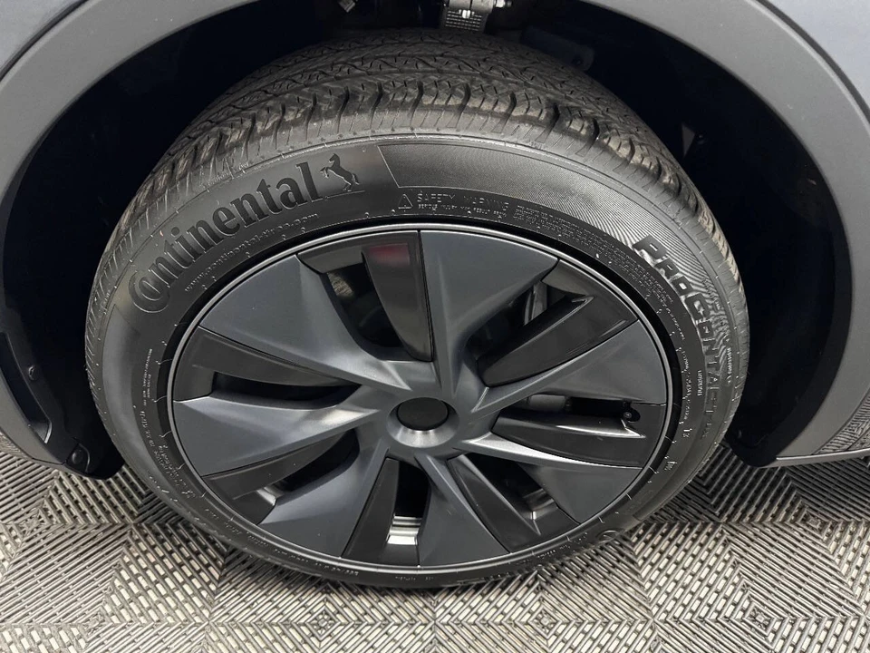 2024 Tesla Model Y - Image 19 of 21