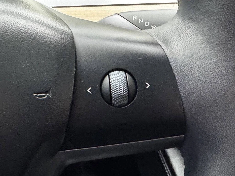 2024 Tesla Model Y - Image 29 of 31