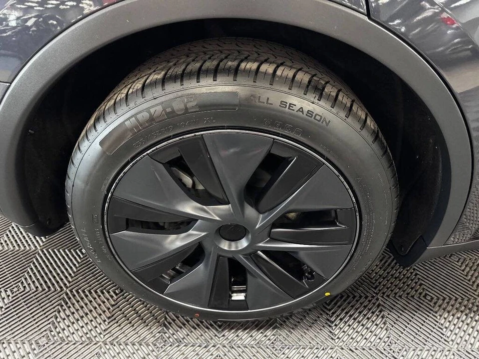 2024 Tesla Model Y - Image 19 of 31
